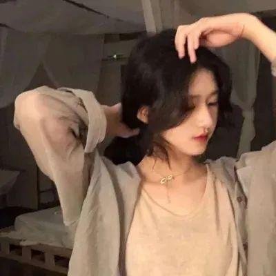 燕子与鹦鹉